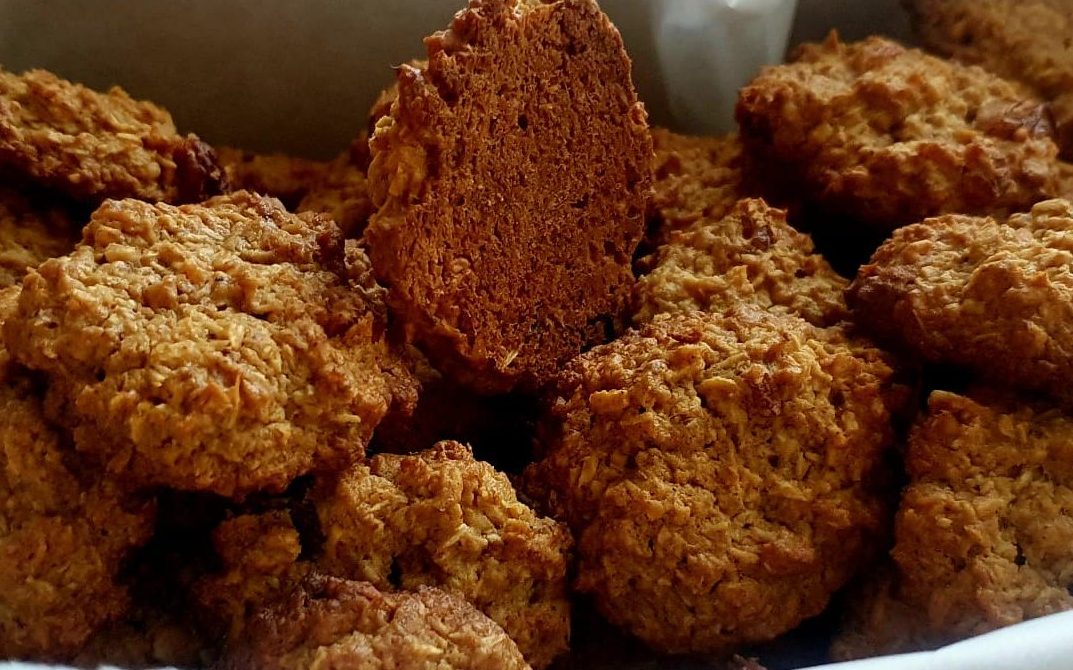 Banana Breeze Coconut Ginger Oat Cookies, a Fiber Rich Meal