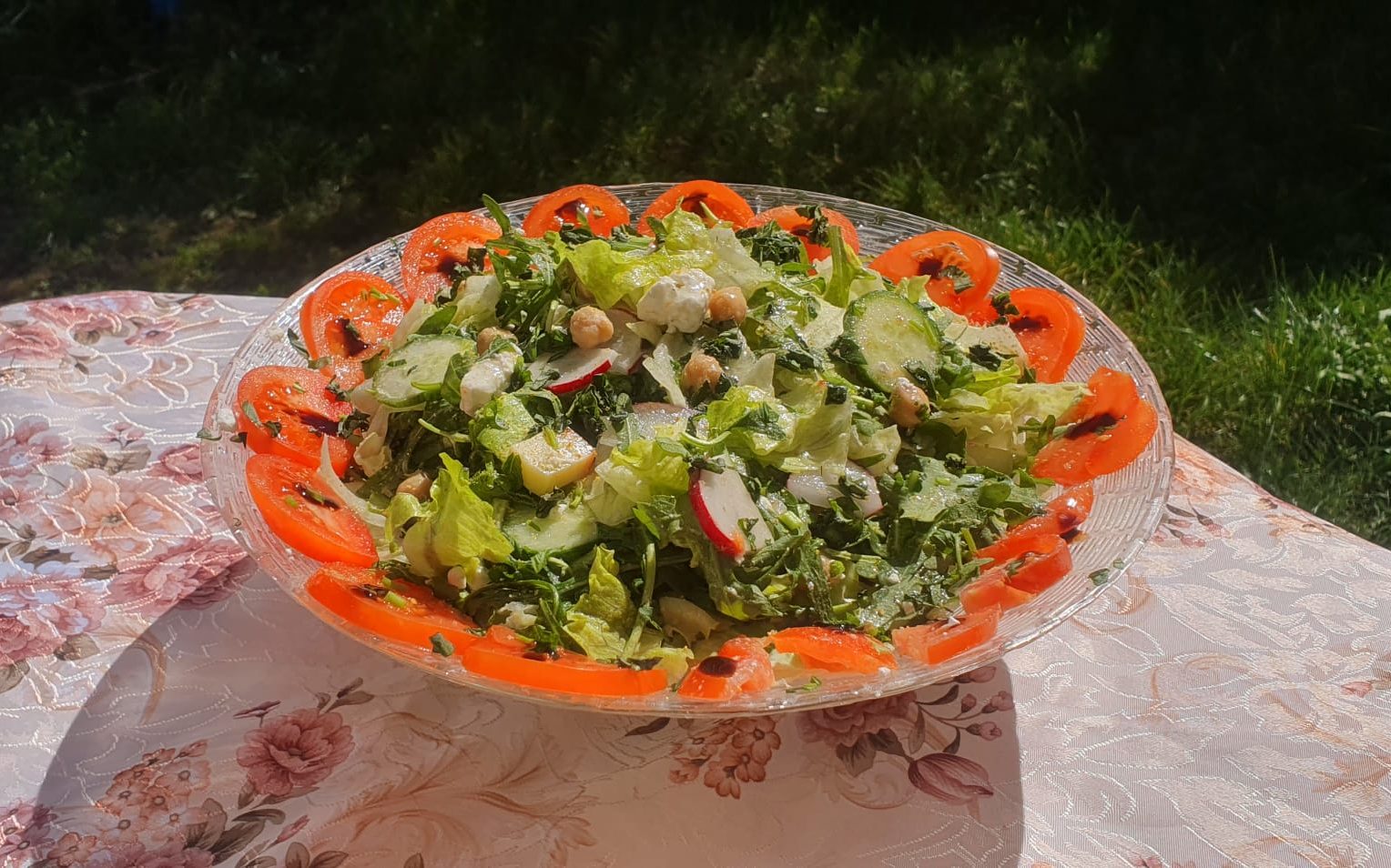 Let's make the Meatless Family Salad taste, not a time waste!