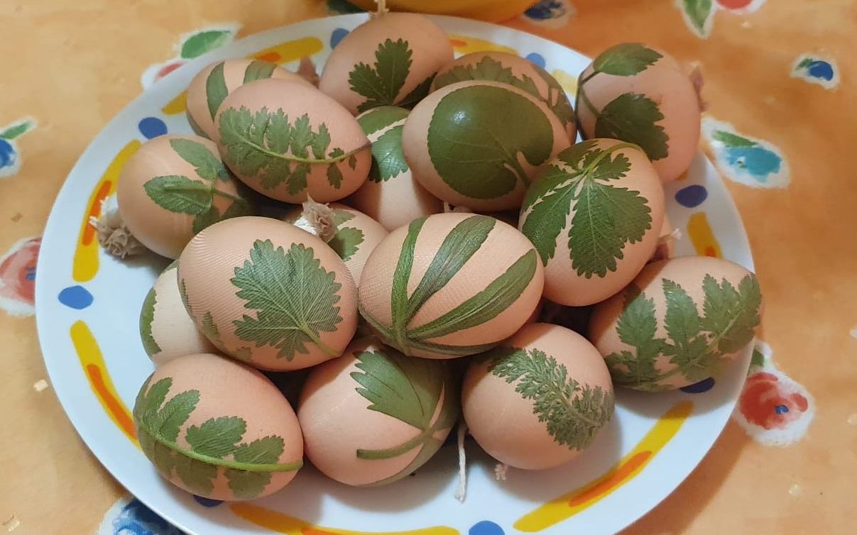 How to make Grandma's Transylvanian Easter Eggstravaganza?